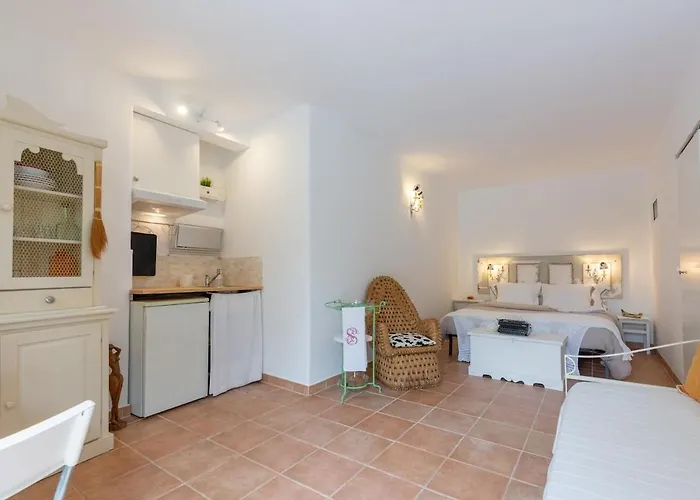 Garden View Apartment Cascais